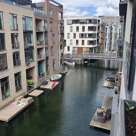 With Canal View Apartmán